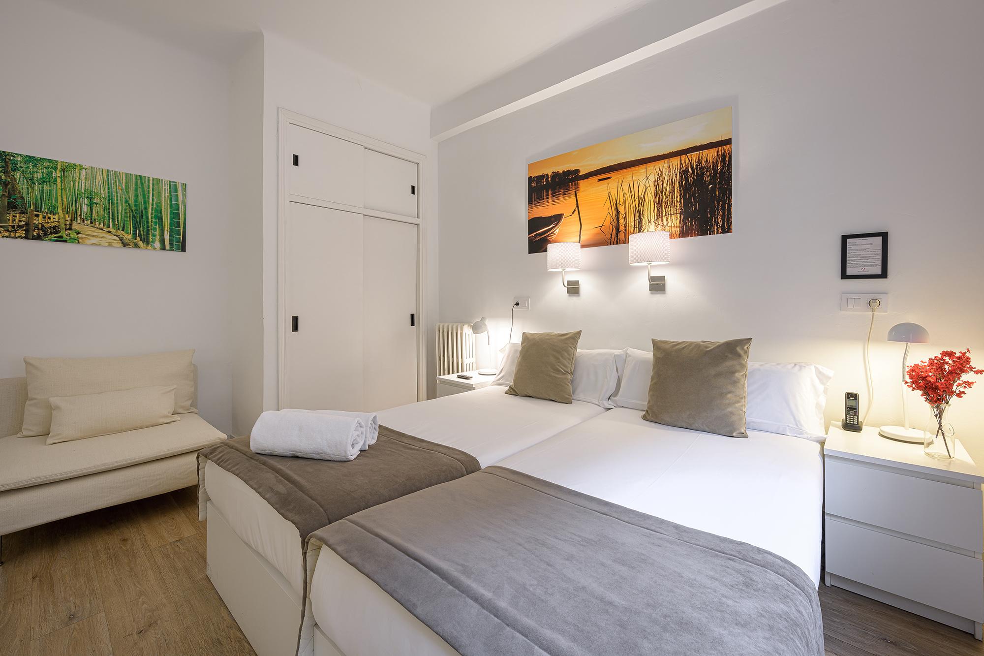 Neomagna Madrid Hotel Exterior photo