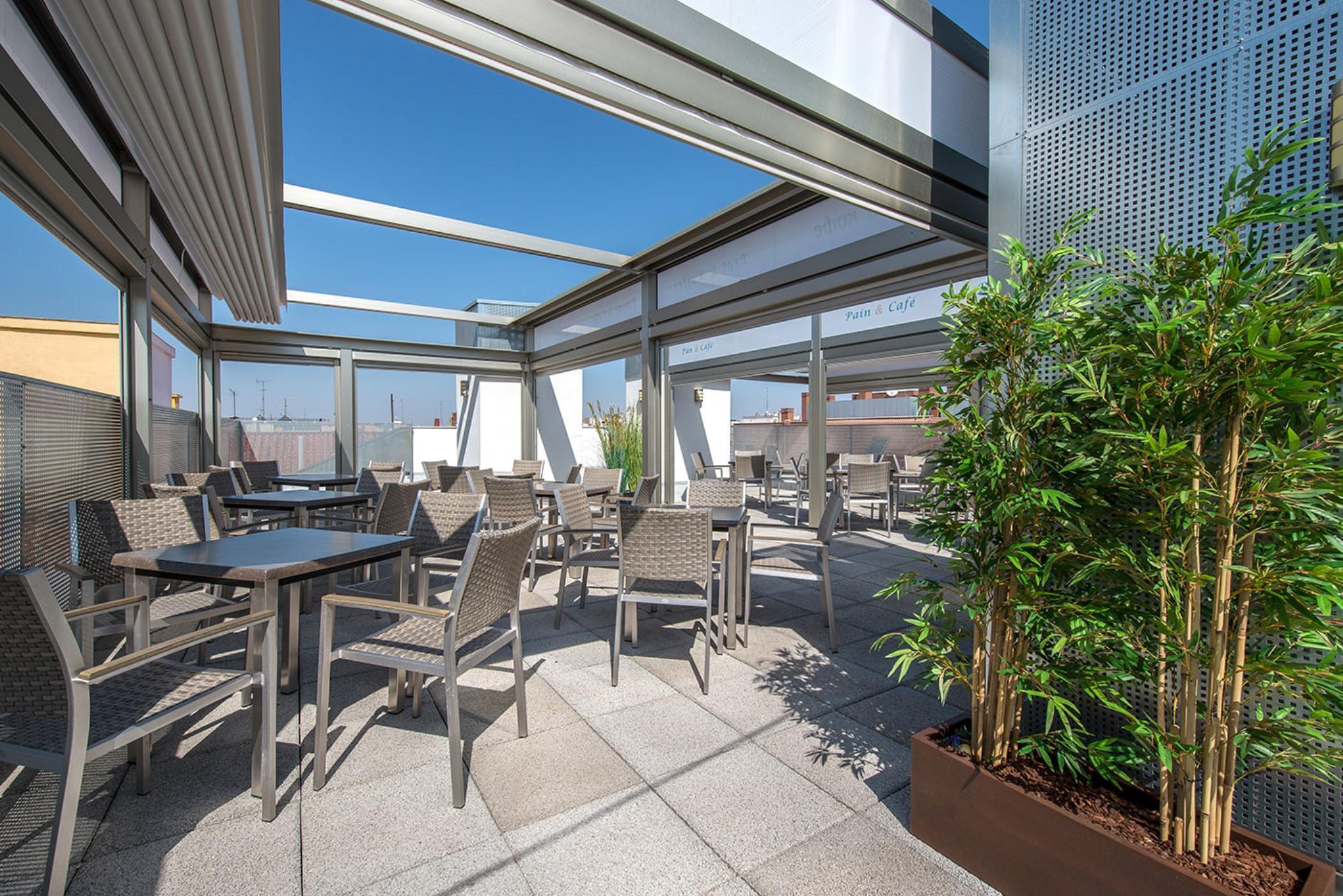 Neomagna Madrid Hotel Exterior photo