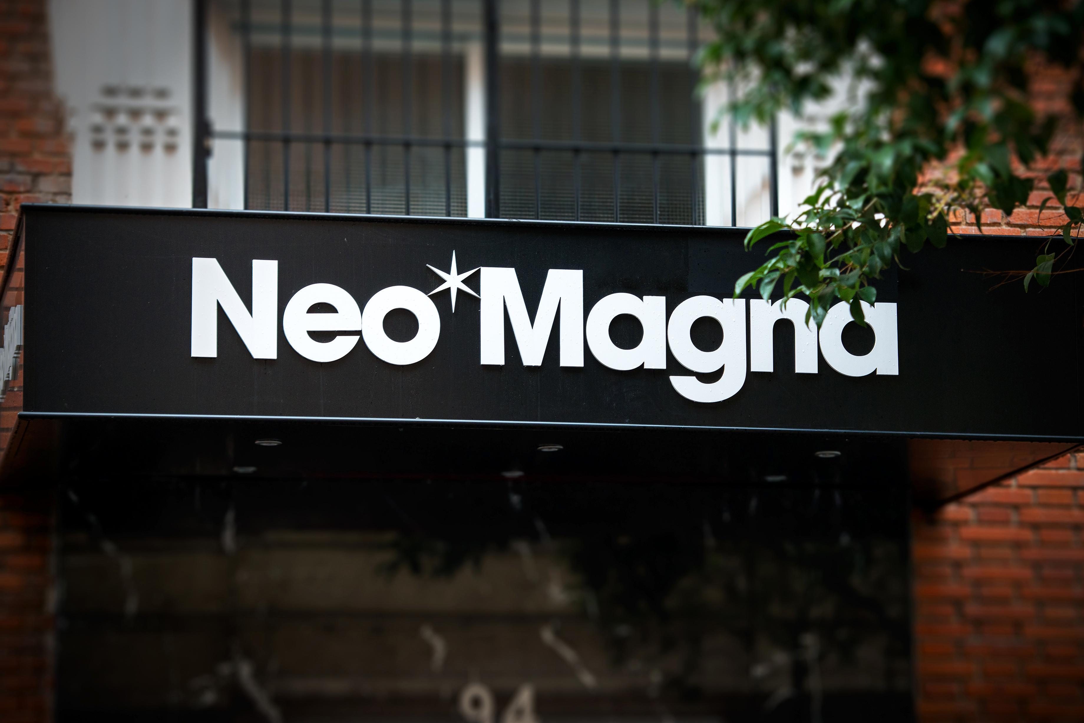 Neomagna Madrid Hotel Exterior photo